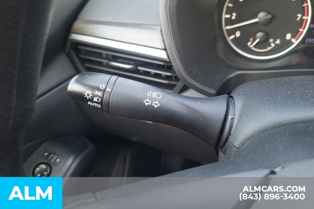 Used 2025 Super Black Nissan 2.5 SV image 15