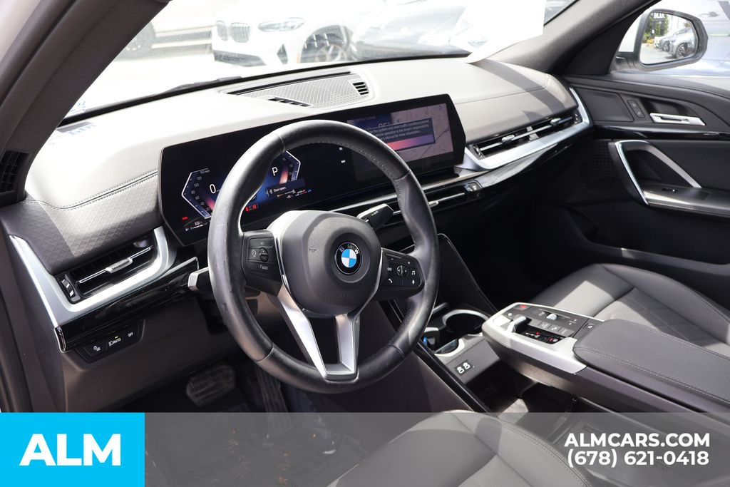 Used 2025 White BMW xDrive28i image 9