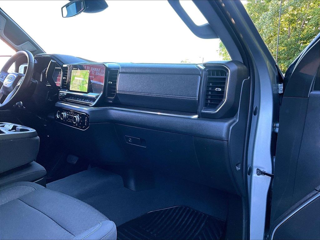 2023 GMC Sierra 1500 — photo 13