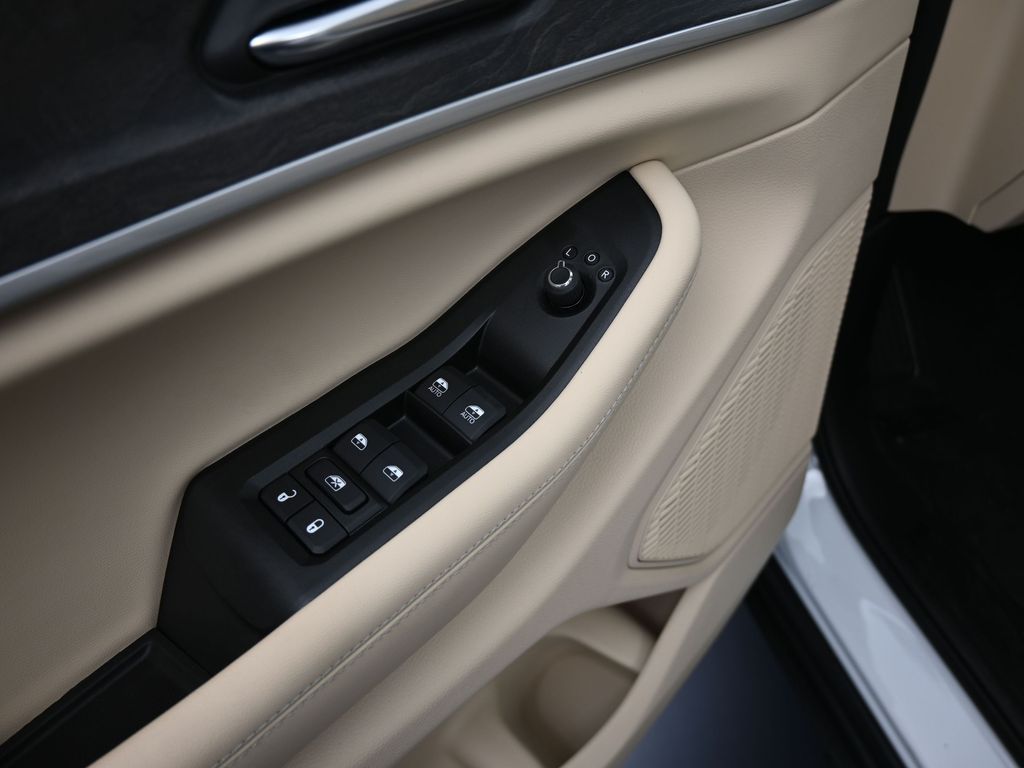 New 2025 Bright White Clearcoat Jeep Limited image 14