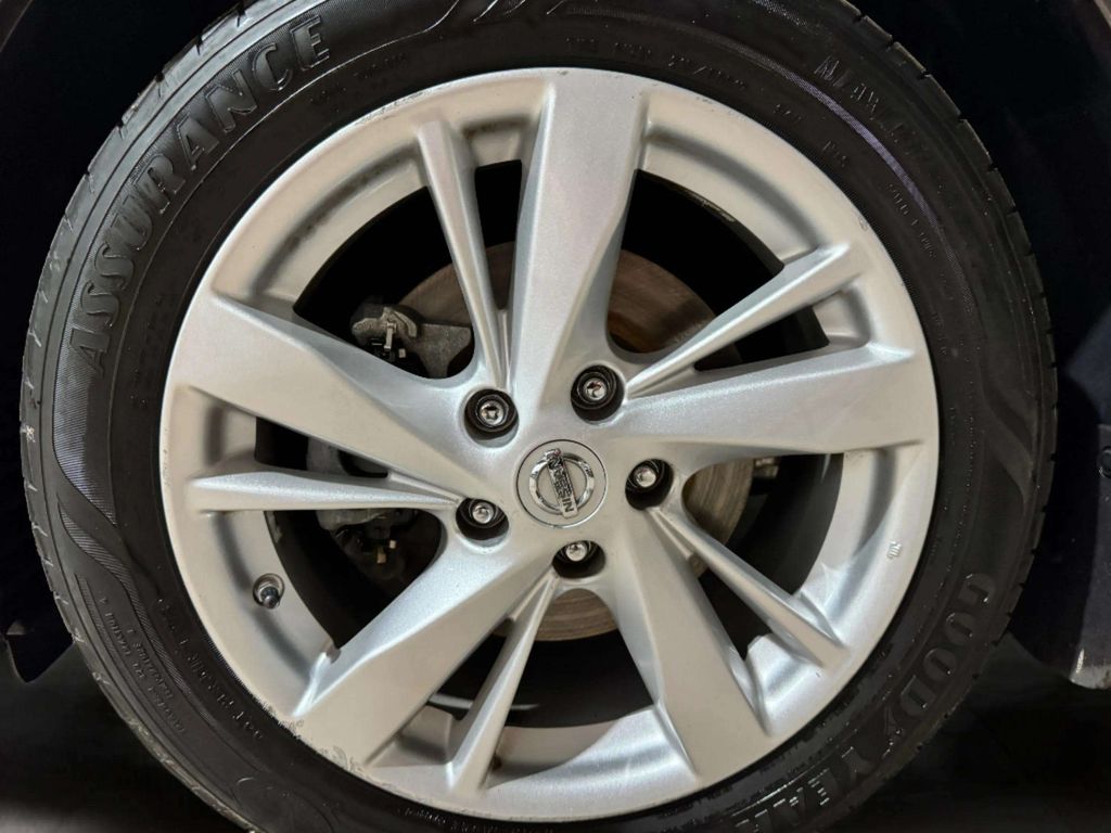 Used 2015 Java Metallic Nissan 2.5 SV image 28