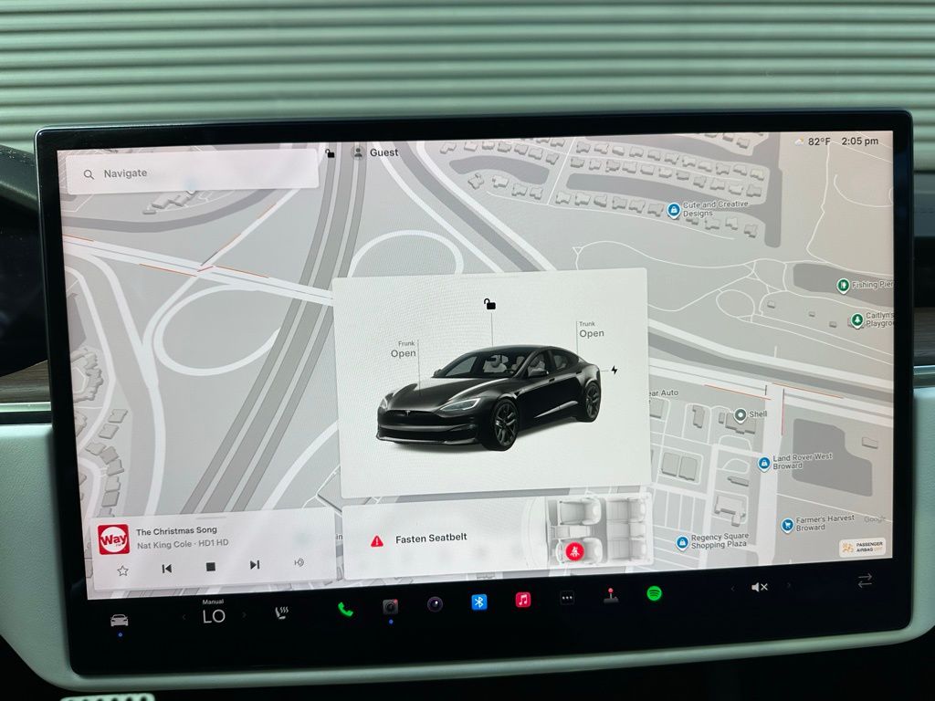 Thumbnail: 2022 Tesla Model S - 24