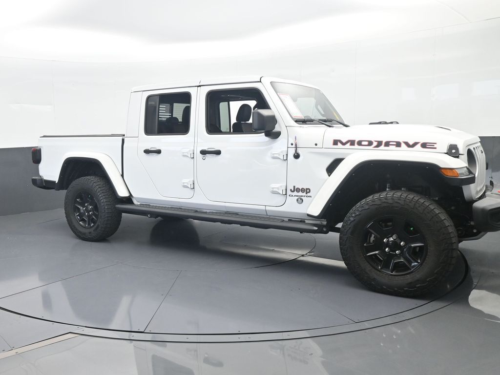 Used 2022 Bright White Clearcoat Jeep Mojave image 8