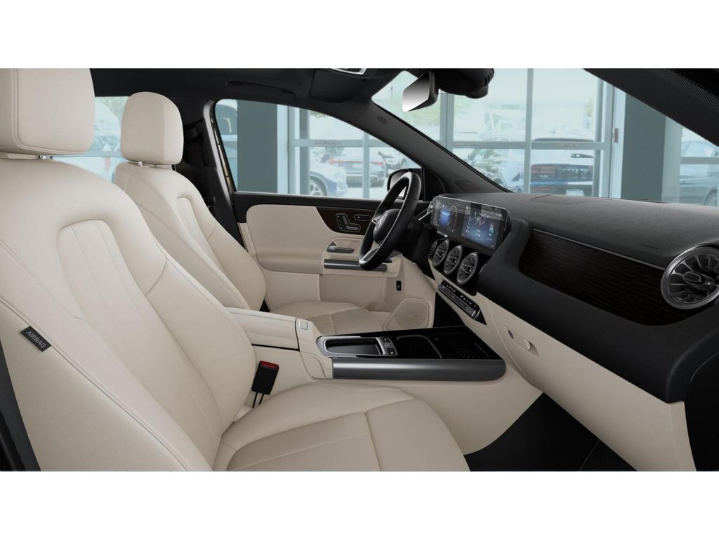 Thumbnail: 2026 Mercedes-Benz GLA - 4