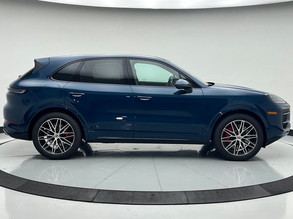 Thumbnail: 2025 Porsche Cayenne - 8