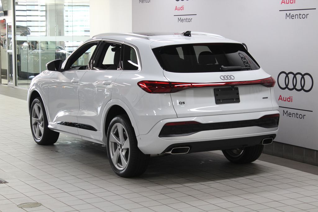 Thumbnail: 2025 Audi Q5 - 4