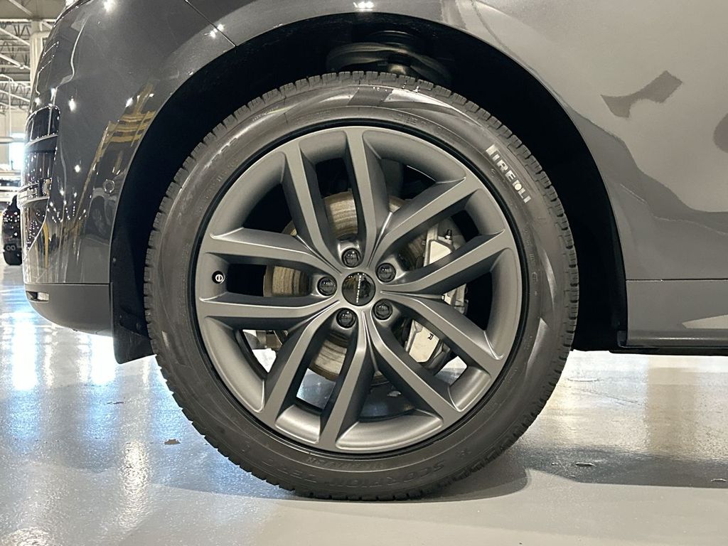 Thumbnail: 2026 Land Rover Range Rover Sport - 5