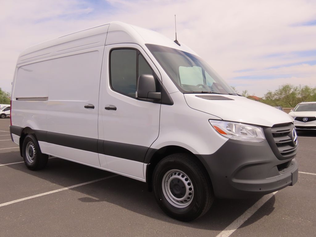 Thumbnail: 2025 Mercedes-Benz Sprinter - 3