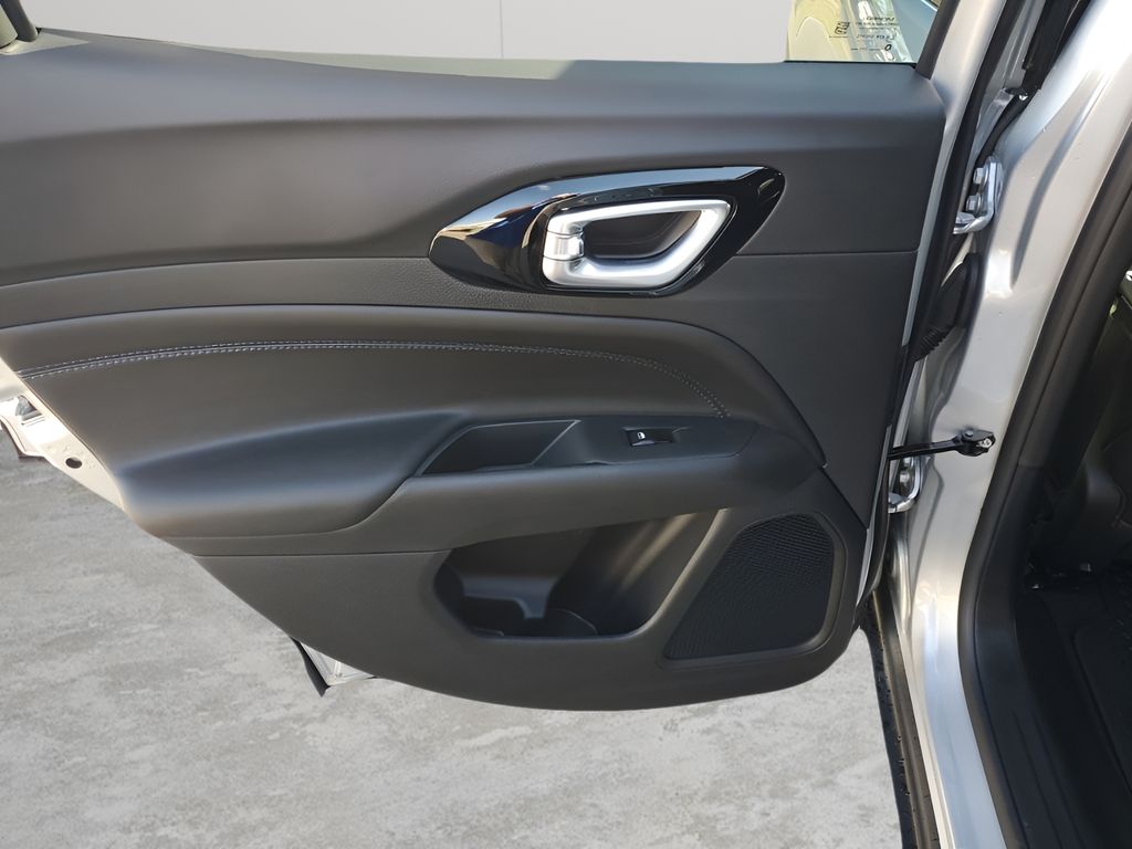 New 2026 Silver Jeep  image 17