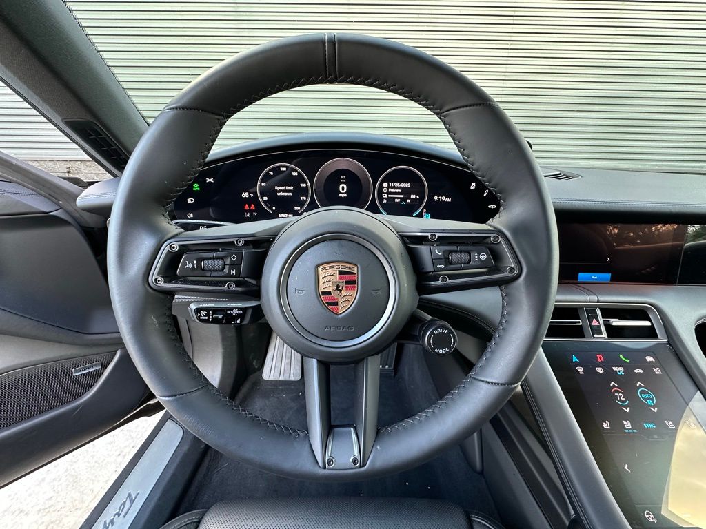 Thumbnail: 2025 Porsche Taycan - 14