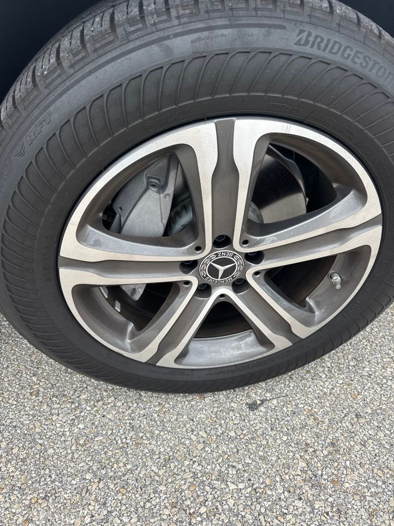 Used 2020  Mercedes-Benz GLC 300 image 11