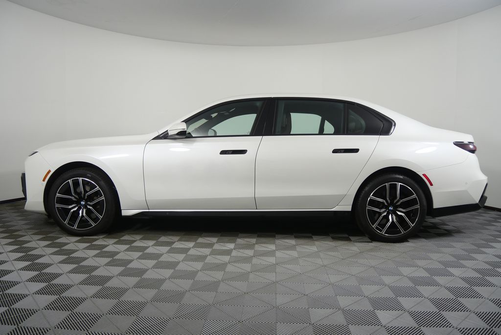 Thumbnail: 2023 BMW 7 Series - 6