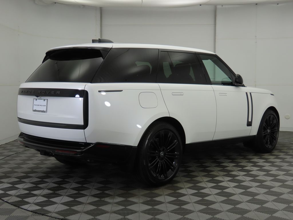 2025 Land Rover Range Rover SE 5