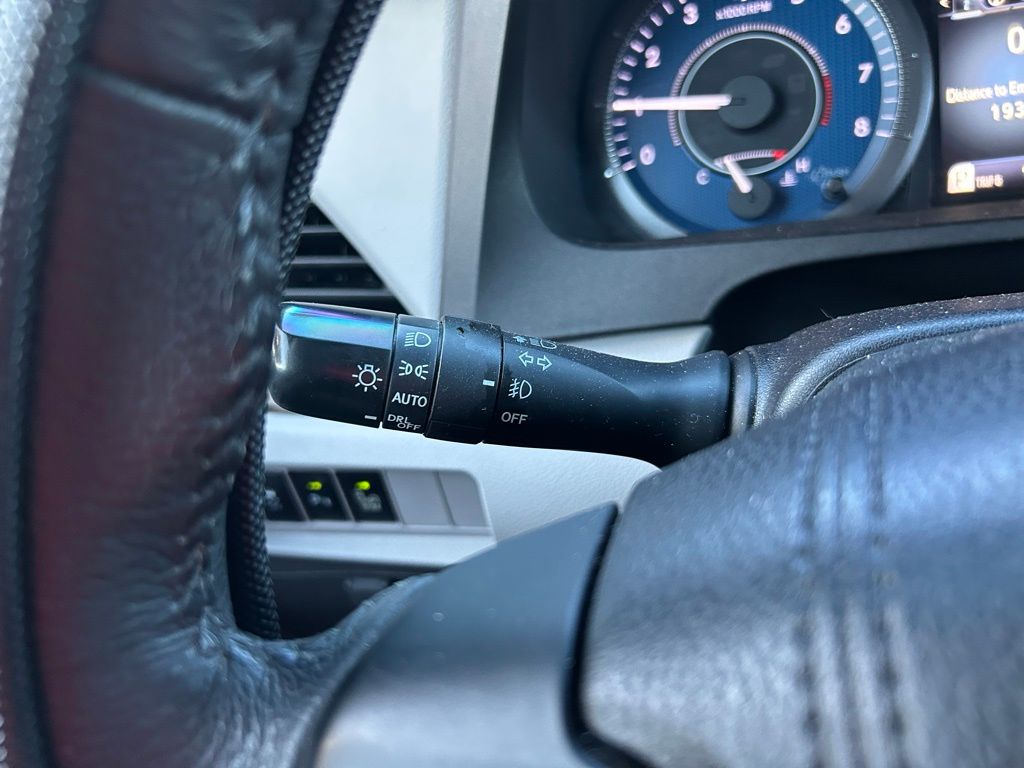 Thumbnail: 2017 Toyota Sienna - 23