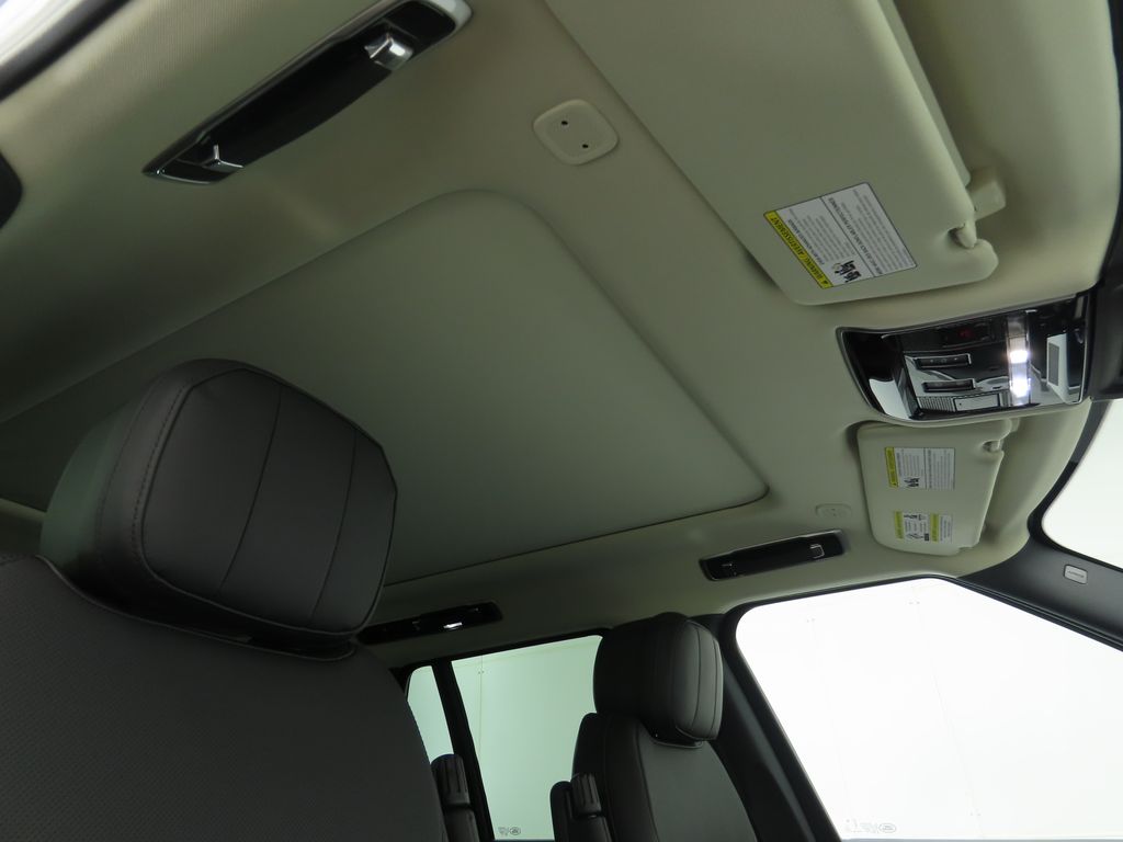 Thumbnail: 2025 Land Rover Range Rover - 19