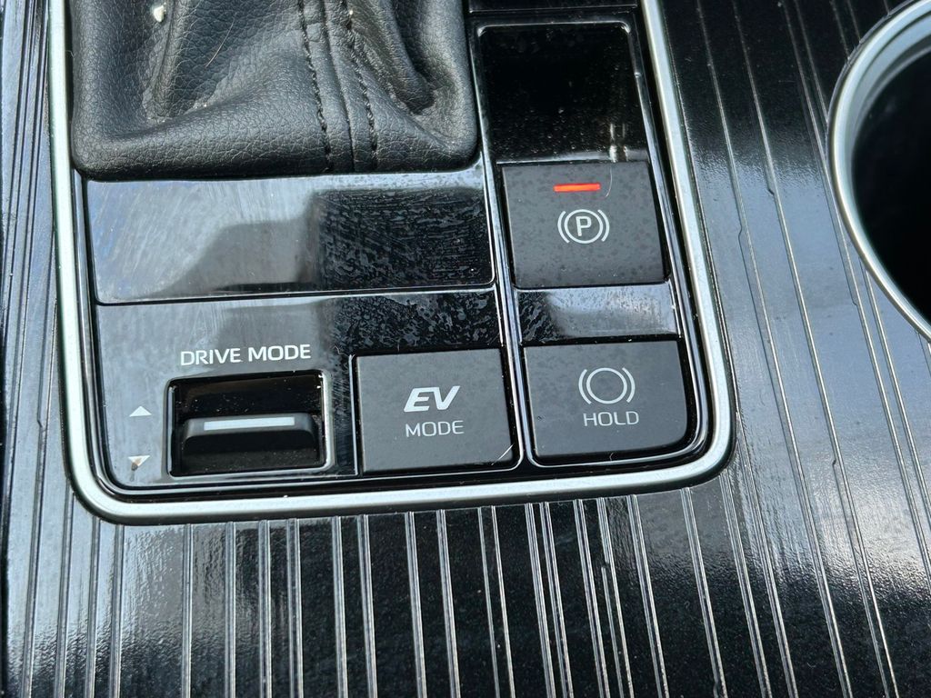 Used 2025 Toyota Sienna Van