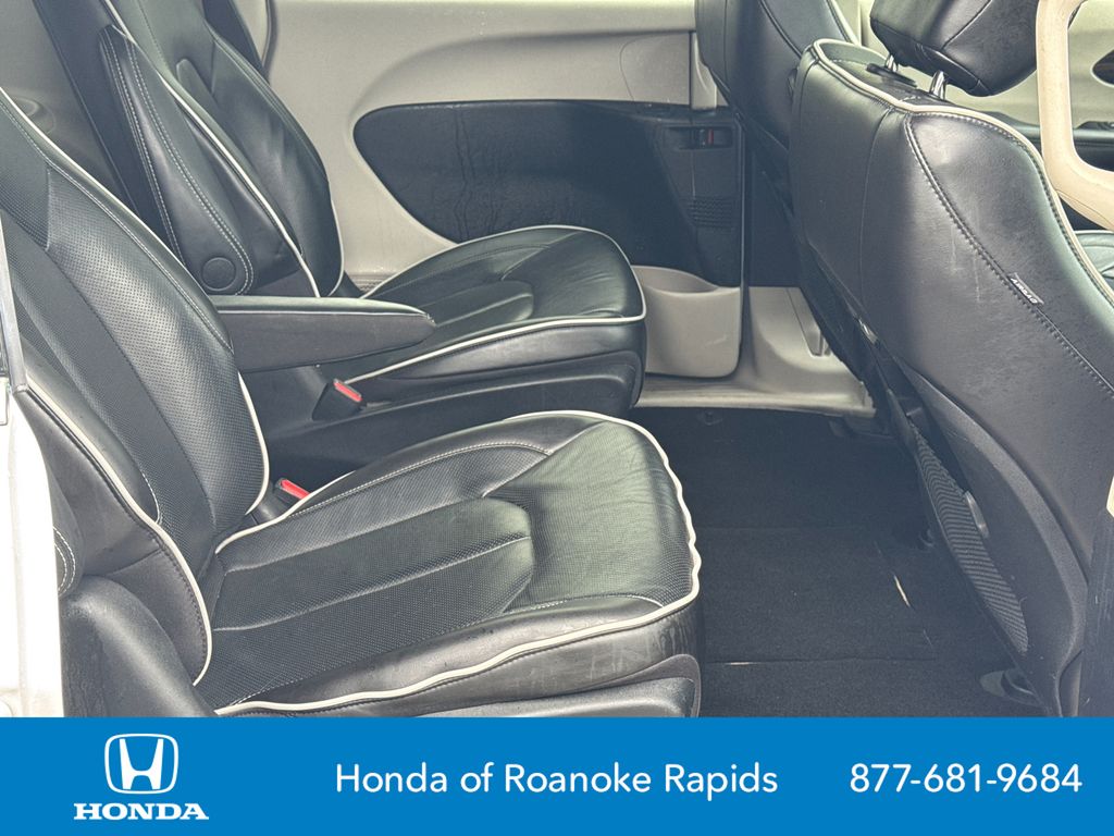 Used 2023 Chrysler Pacifica Hybrid Van