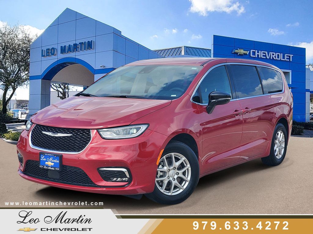 Red Hot Pearlcoat 2026 Chrysler Pacifica Select FWD Minivan Front-Wheel Drive 9-Speed Automatic