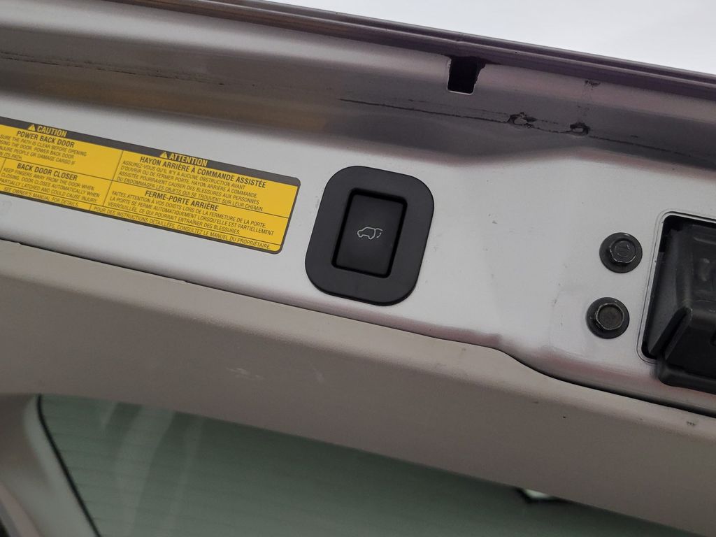 Thumbnail: 2012 Toyota Sienna - 10