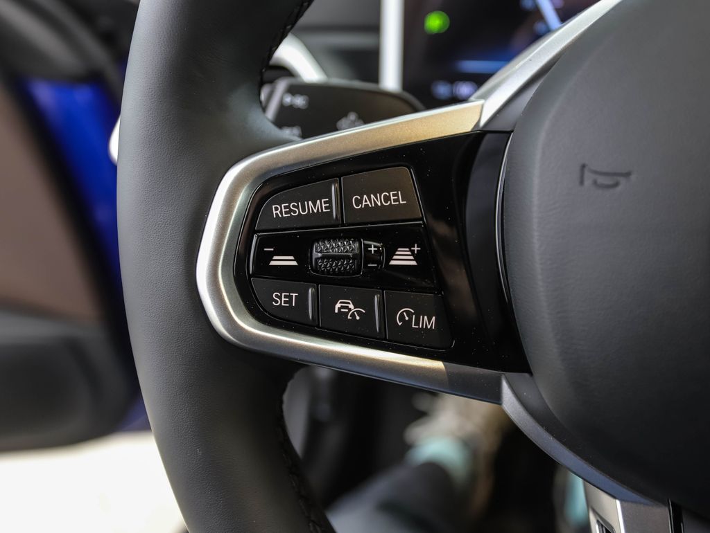 Thumbnail: 2026 BMW i4 - 12