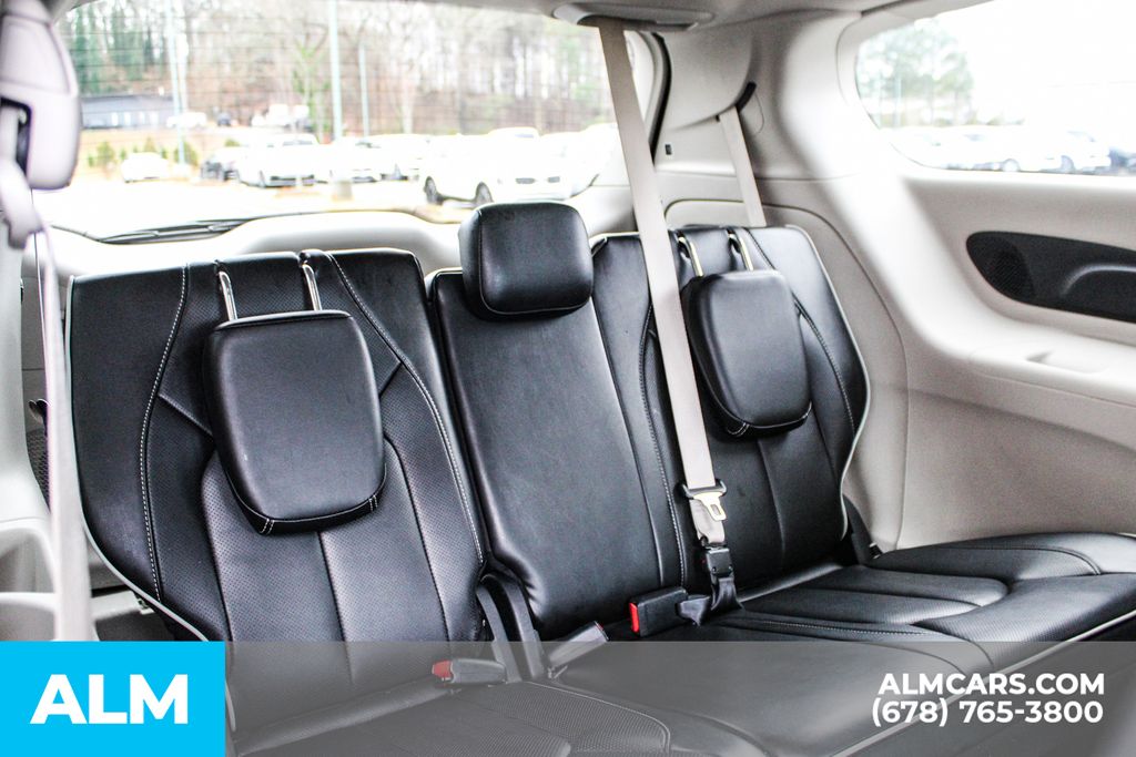 2023 Chrysler Pacifica Hybrid Limited - Photo 21