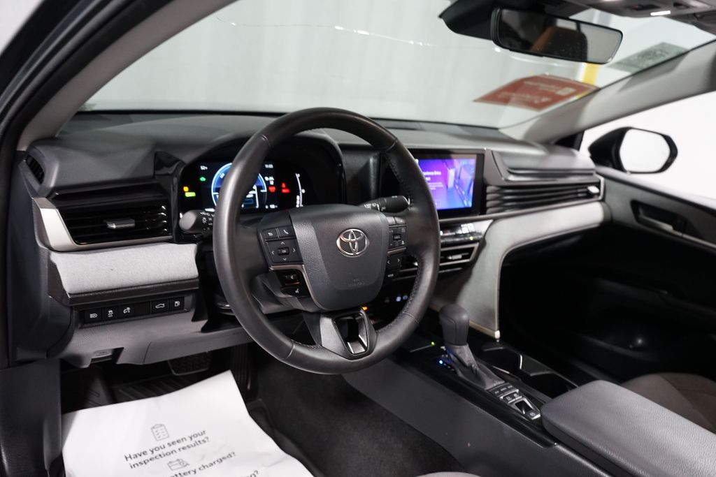 Thumbnail: 2025 Toyota Camry - 11
