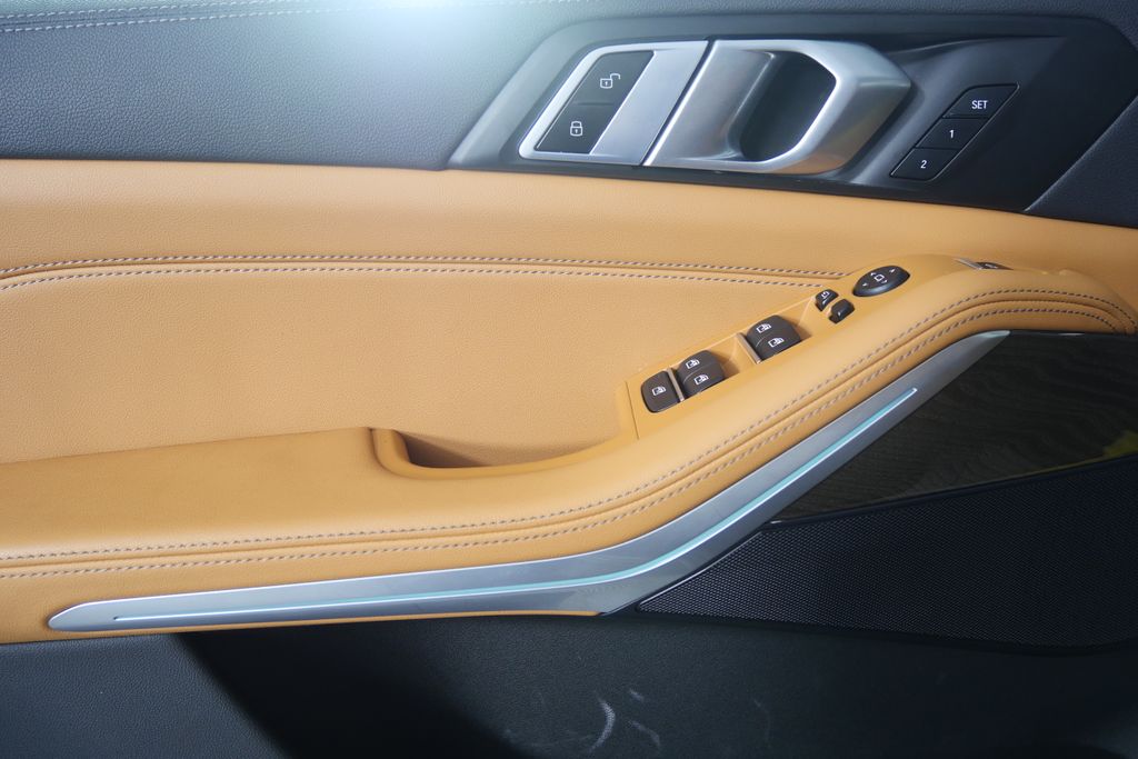 Thumbnail: 2023 BMW X5 - 8