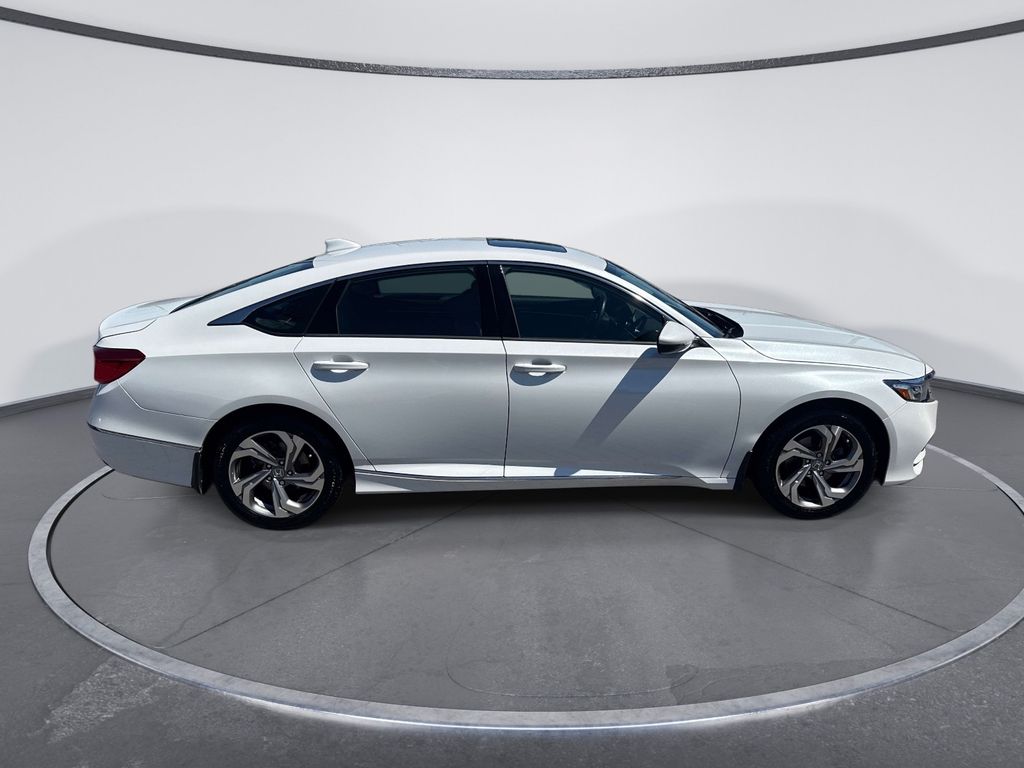 Used 2018 White Honda EX-L image 8
