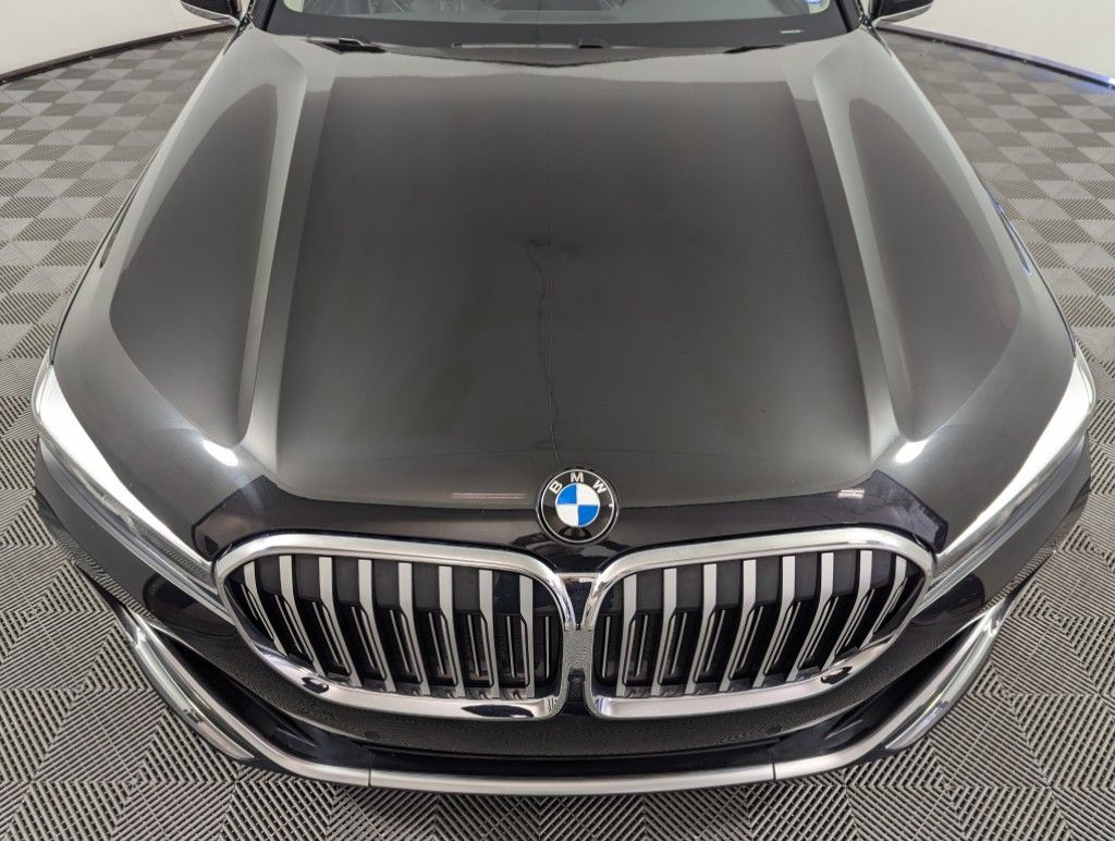 2022 BMW 7-Series 740i xDrive photo