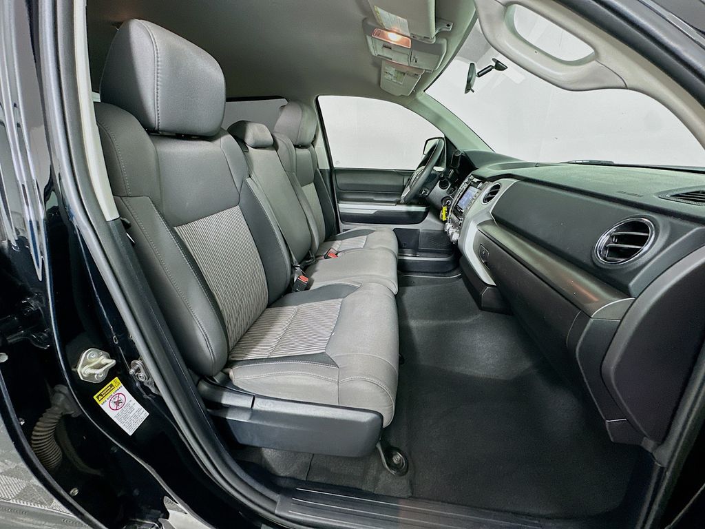 Thumbnail: 2015 Toyota Tundra - 27