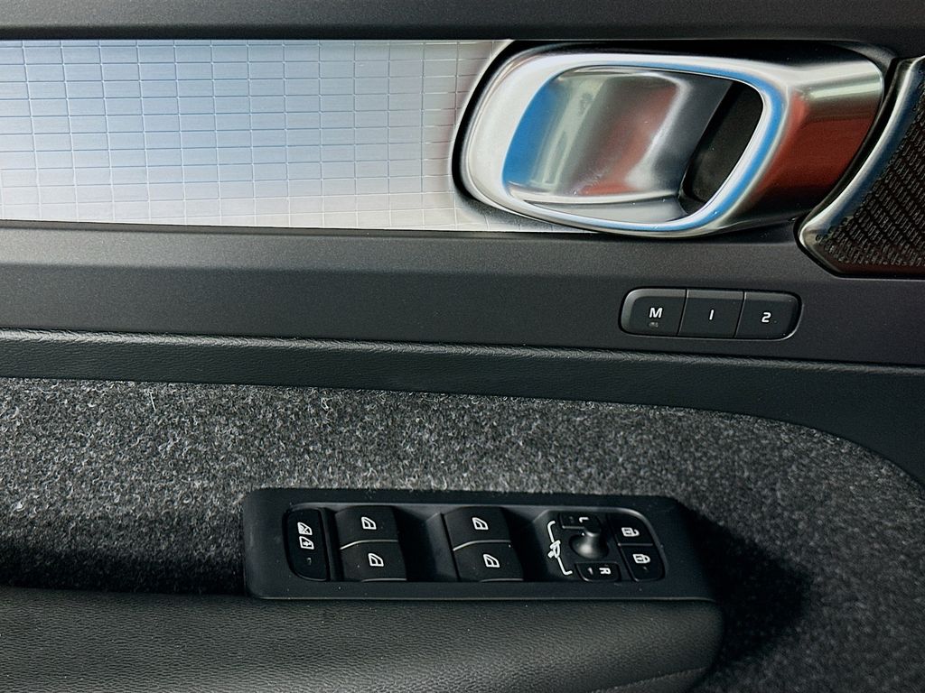 Thumbnail: 2019 Volvo XC40 - 18