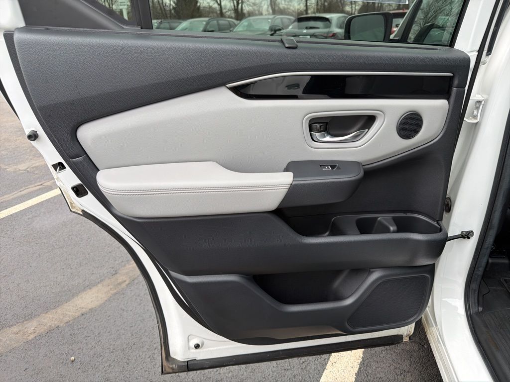 Thumbnail: 2023 Honda Pilot - 21