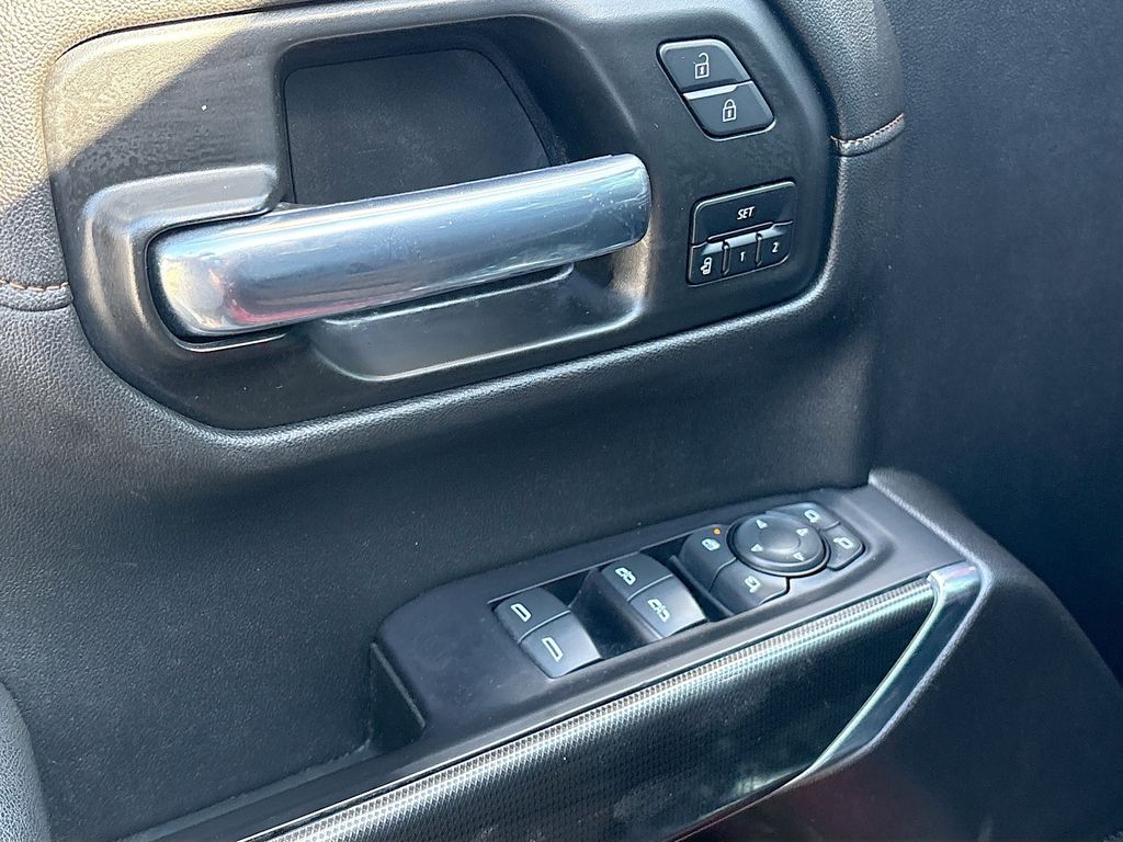 Used 2021 Red GMC AT4 image 18