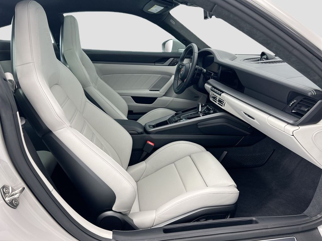 Thumbnail: 2026 Porsche 911 - 19