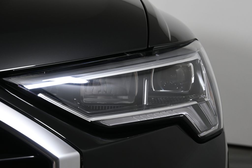 Thumbnail: 2025 Audi Q3 - 11