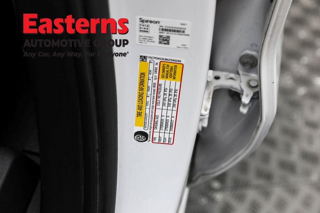 Used 2022 White Chevrolet LT image 33
