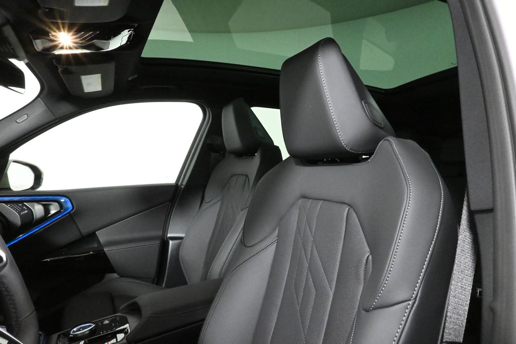 Thumbnail: 2026 BMW X3 - 16