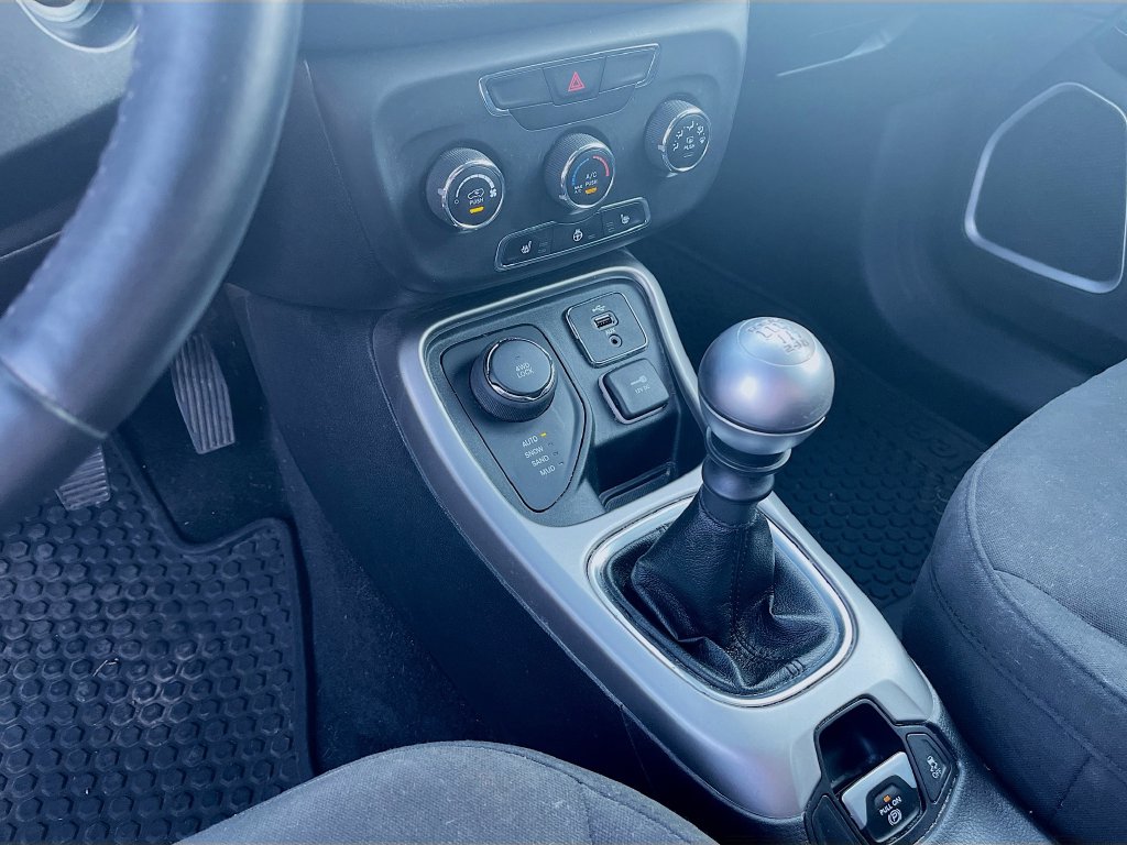 Used 2018 Red Jeep Sport image 21