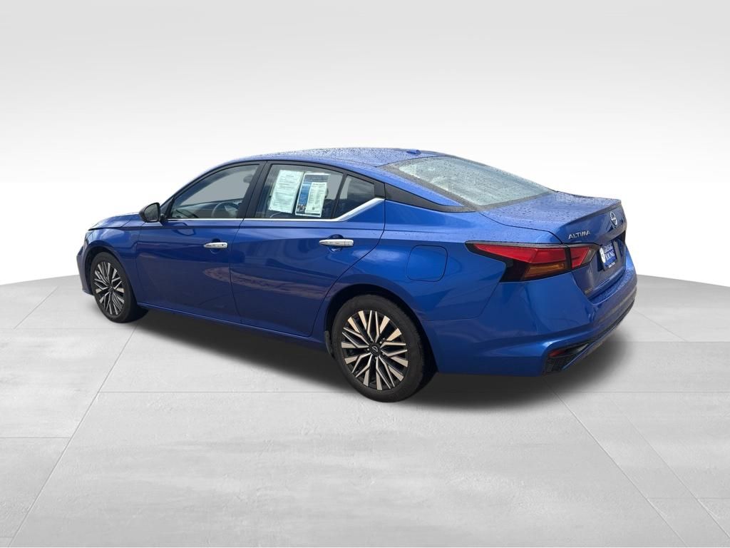 Used 2025 Nissan Altima Sedan