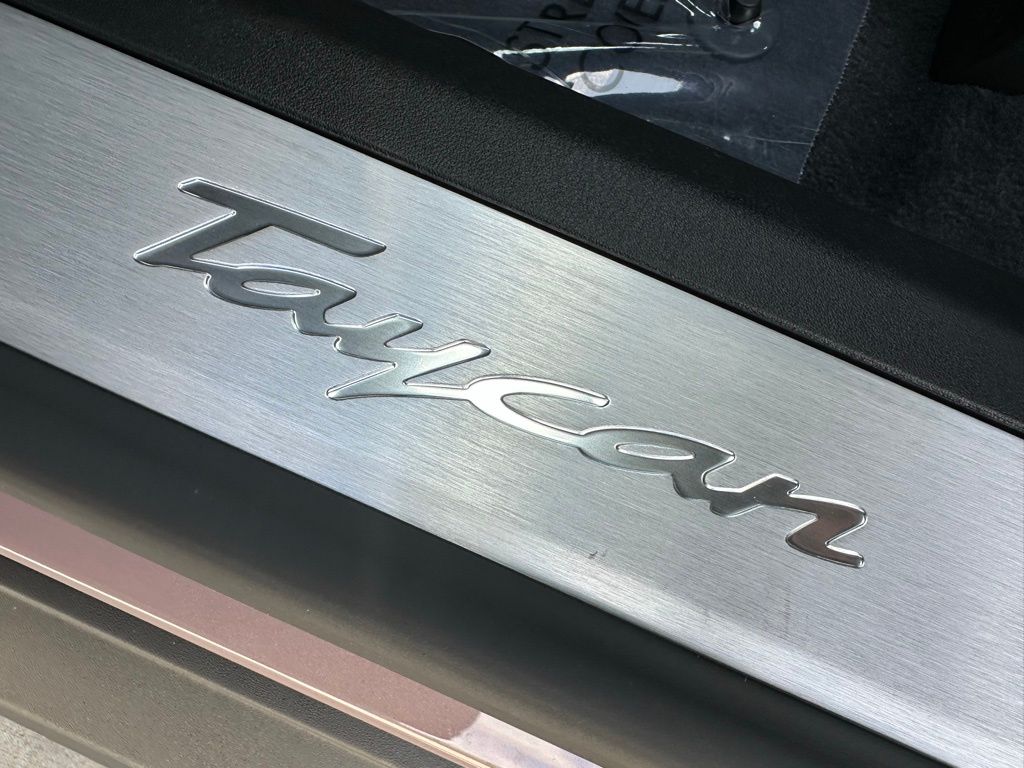 2025 Porsche Taycan  18