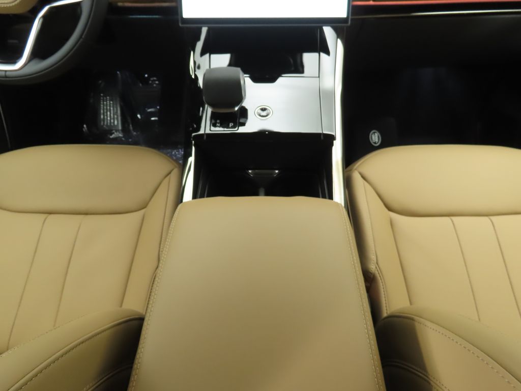 Thumbnail: 2025 Land Rover Range Rover Sport - 16