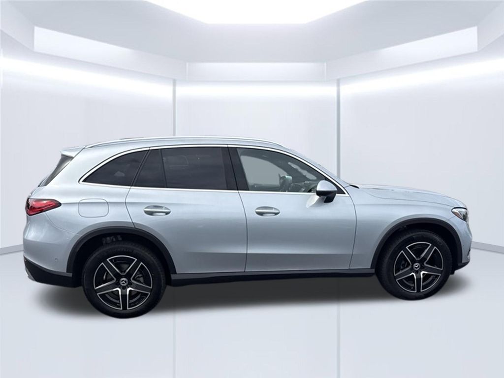 Thumbnail: 2026 Mercedes-Benz GLC - 6