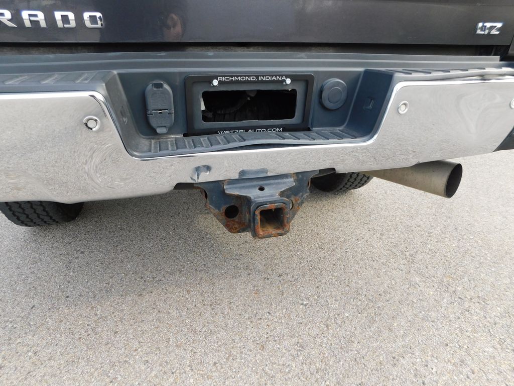 View vehicle photo 5