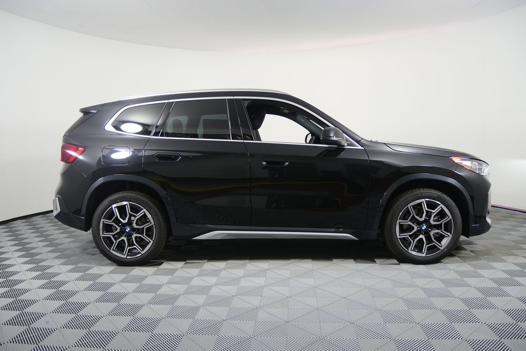 Thumbnail: 2025 BMW X1 - 2