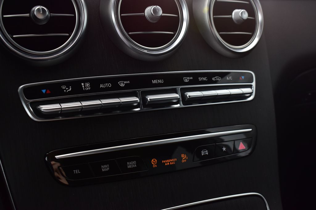 Thumbnail: 2021 Mercedes-Benz GLC - 20