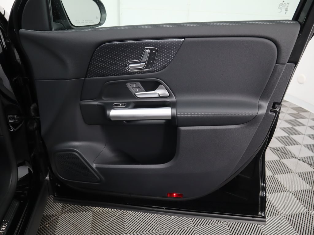 Thumbnail: 2025 Mercedes-Benz GLA - 25