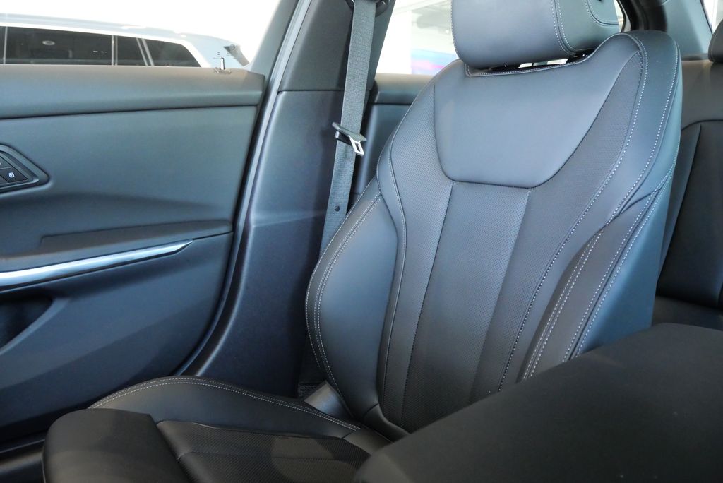 2024 BMW 3 Series 330i 24