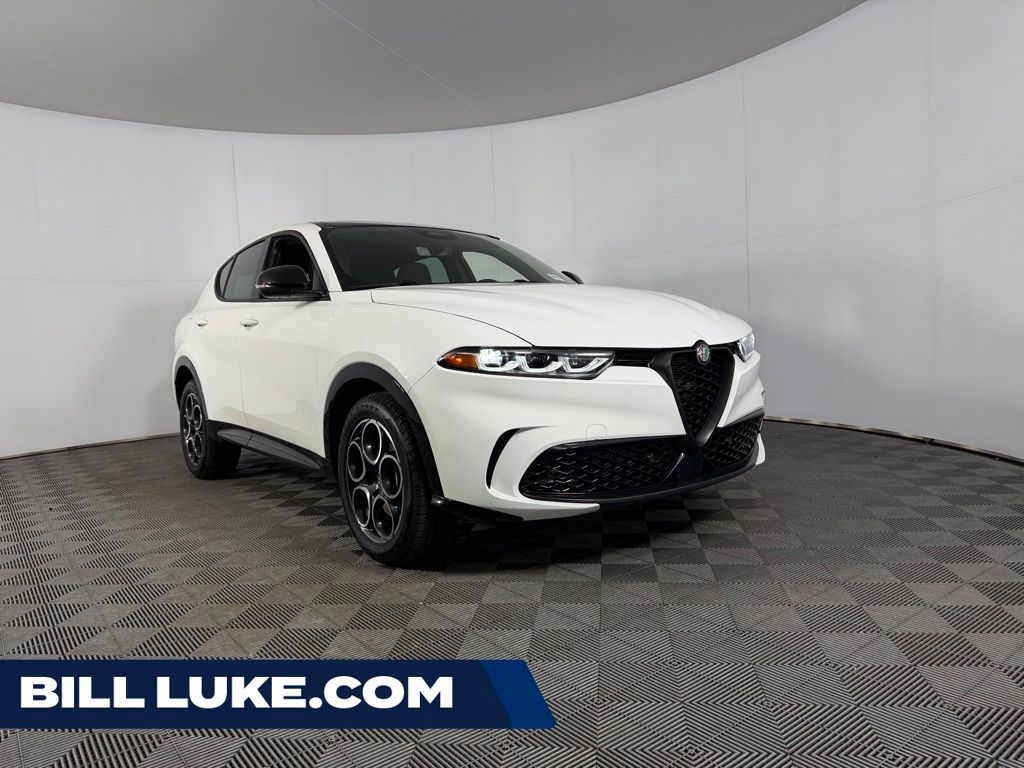 White 2025 Alfa Romeo Tonale SUV / Crossover All-Wheel Drive 9-Speed Automatic