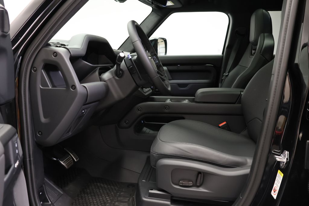 Thumbnail: 2026 Land Rover Defender - 30
