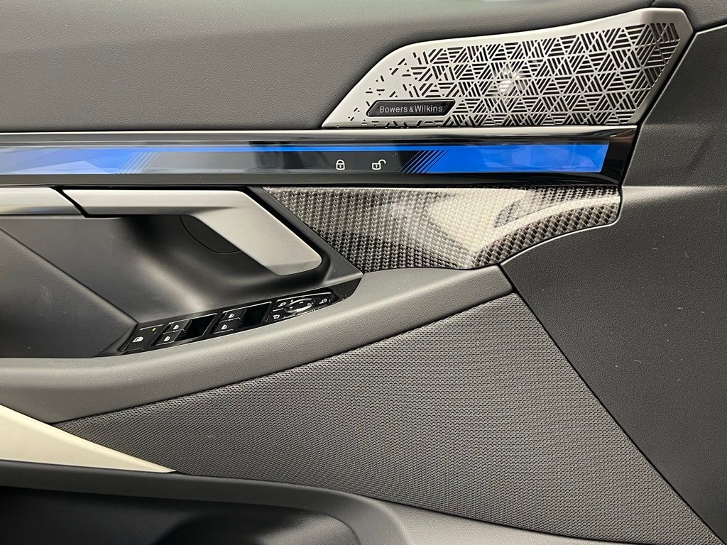 2025 BMW i5 M60 21